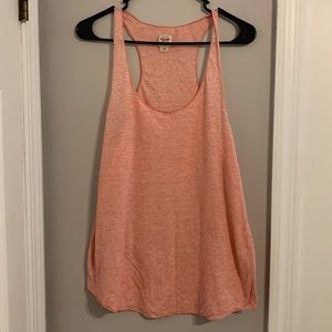 Flowy tank